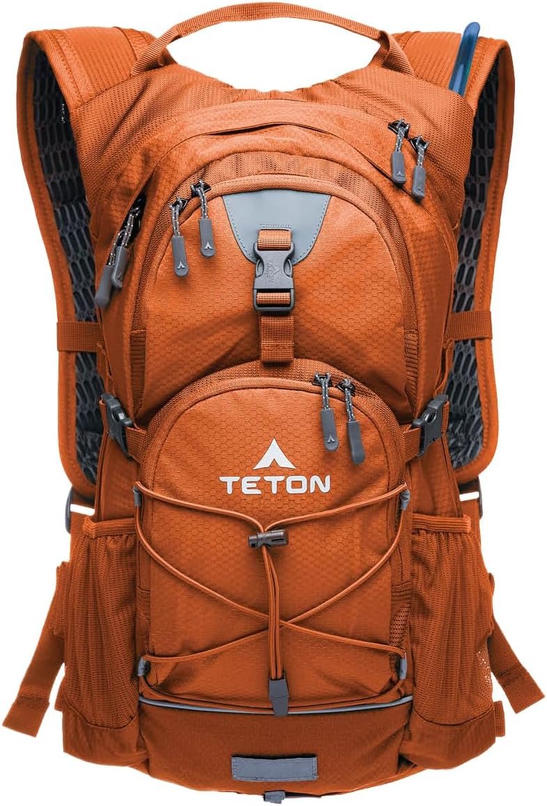 Teton Oasis/Trailrunner Hydration Backpack – Lightweight Water Pack with 2L/3L Bladder for Hiking, Running, Cycling, Biking 18L/22L Sizes – Sewn-in Rain Cover – Fits Men and Women
